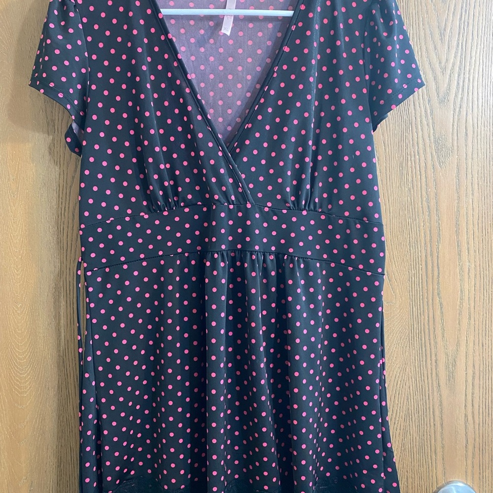 Rue 21 Y2K Polka Dot V-Neck top